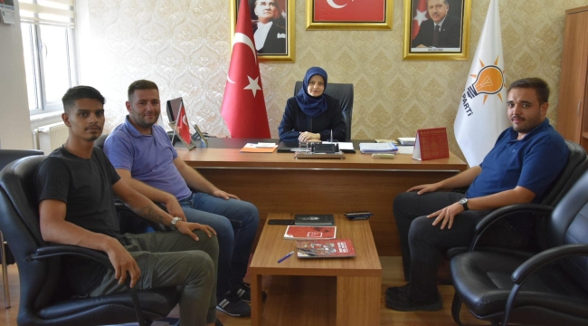 Gençlik kolları başkanları başkan Yavaş'ı ziyaret etti