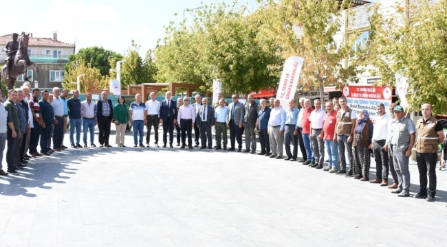 Gördes'de çiftçilere hibe destekli makina-ekipman dağıtıldı
