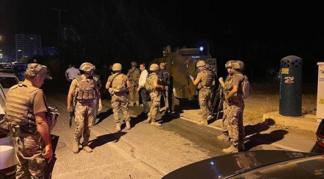 Mersinde polisevine saldırı:1 şehit,4 yaralı