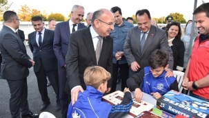 Vali Karadeniz Akhisar bilim şenliğinde