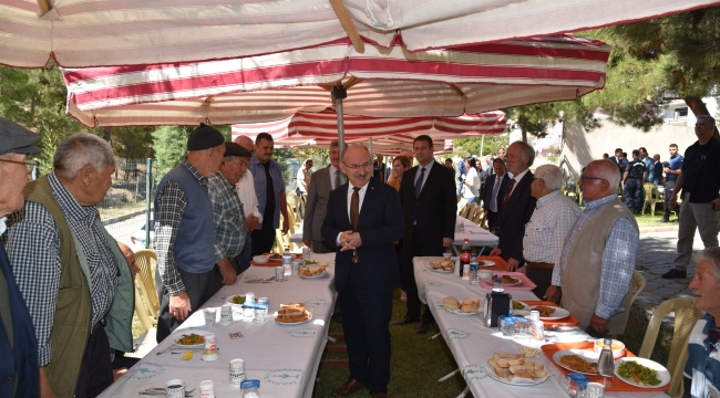 Vali Karadeniz Gördes'de