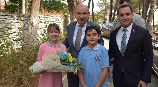 Vali Karadeniz Turgutlu ve Kula'yı ziyaret etti