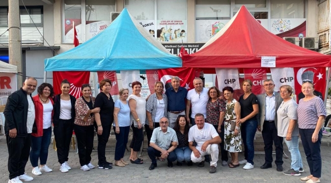 Ziyaretci akınına uğrayan CHP standı doldu taştı