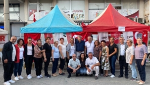 Ziyaretci akınına uğrayan CHP standı doldu taştı