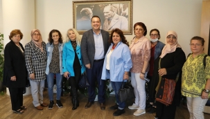 Akhisar 8 mart kadın derneği üyeleri başkan Dutlulu'yu ziyaret etti