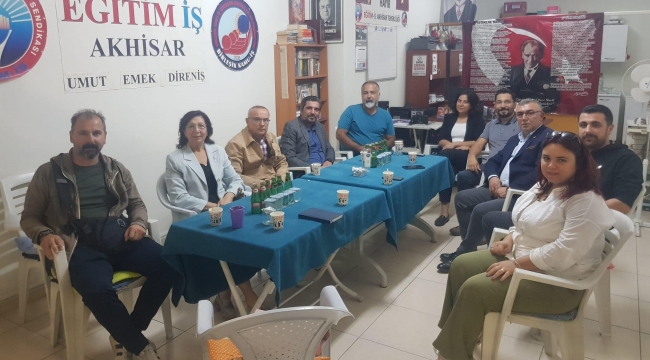 CHP'liler eğtim-iş ve eğitimsen yöneticileriyle buluştu