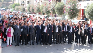 Cumhuriyet coşkusunu sokaklara taşıdı