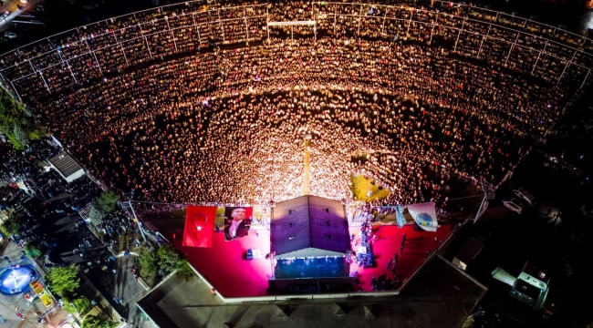 Cumhuriyet konserinde 20 bin kişi tek yürek oldu