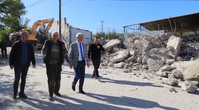 Eskiler yıkıldı yenileri yapılacak