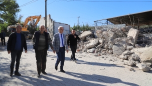 Eskiler yıkıldı yenileri yapılacak