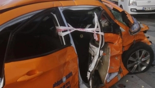 HDP'li vekilleri taşıyan araç kaza yaptı,3'ü milletvekili 5 kişi yaralandı