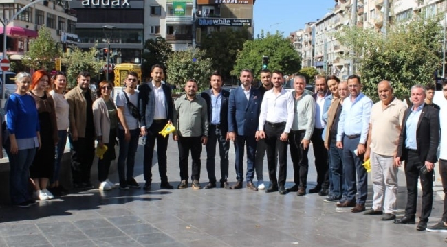 İyi partiden ilginç eylem:esnaflara suluk dağıttı