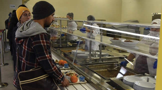 İzmir belediyesinden öğrencilere ücretsiz yemek