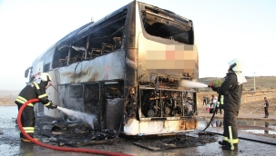 Kula'da yanan otobüsten 25 yolcu tahliye edildi