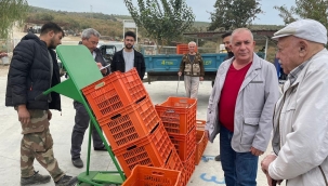 Ödüllü başkan Yalvaç,zeytin alım merkezlerini ziyaret etti