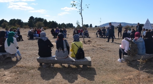 Öğrenciler Demirci'yi tanıtım gezisine katıldı
