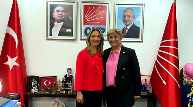 Rozetleri CHP kadın kolları genel başkanı Nazlıaka takacak