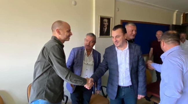 Salihli'de CHP'lilerin saha çalışması sürüyor