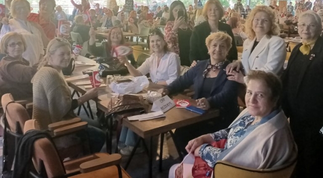 Yardımseverler derneğinin cumhuriyet kutlaması