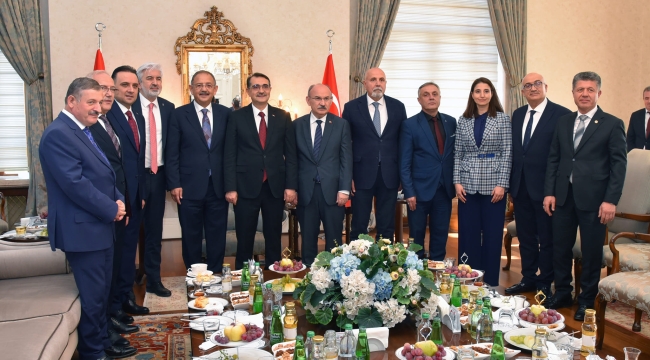 Bakan Dönmez vali Karadeniz'i ziyaret etti