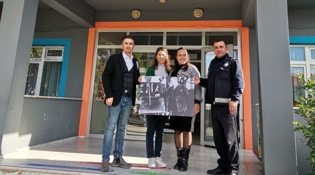Başkan Bilgin'de tüm okullara" başöğretmen Atatürk" fotoğrafı