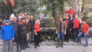 Belediyelerin 3 yıldır el atmadığı çaybaşı deresini çevre gönüllüleri temizledi