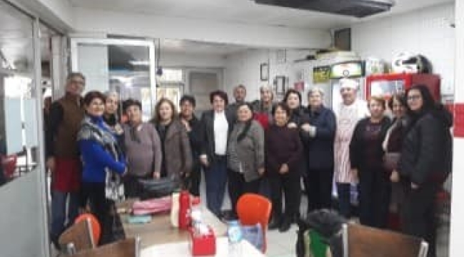CHP'li kadınlardan mahalle toplantıları ve üye kayıtları hızlandı