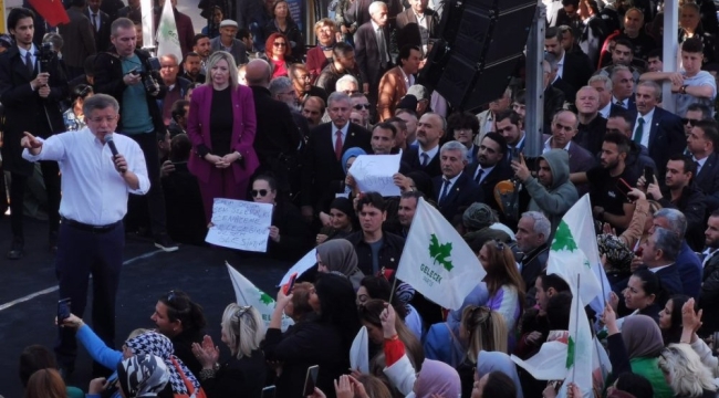 Gelecek partisi lideri Davutoğlu ''onlar gidecek biz geleceğiz''