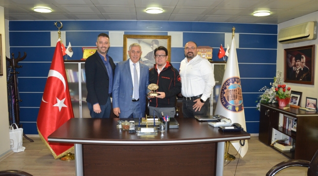 Honda Motosiklet yöneticisi Yosuke Yüksel'i ziyaret etti