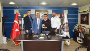 Honda Motosiklet yöneticisi Yosuke Yüksel'i ziyaret etti