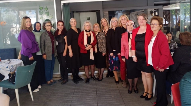 İyi parti Türkiye Güçsüzler ve Kimsesizler Vakfı kahvaltısnda
