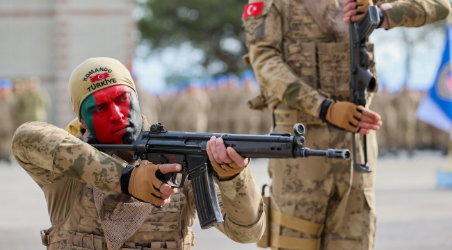 Kırkağaç'ta komando eğitimini tamamlayan 1728 kursiyer mezun oldu 