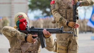 Kırkağaç'ta komando eğitimini tamamlayan 1728 kursiyer mezun oldu 