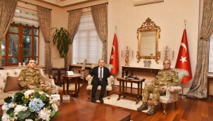 Korgeneral Sinan Yayla,vali Karadeniz'i ziyaret etti