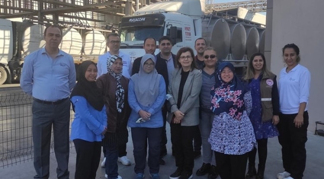 Malezya heyeti Manisa'da işletme gezdi