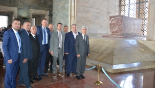 Manisa borsa yönetimi Anıtkabirde