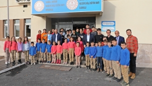 Öğretmen v öğrencilerin telefleri karşılandı