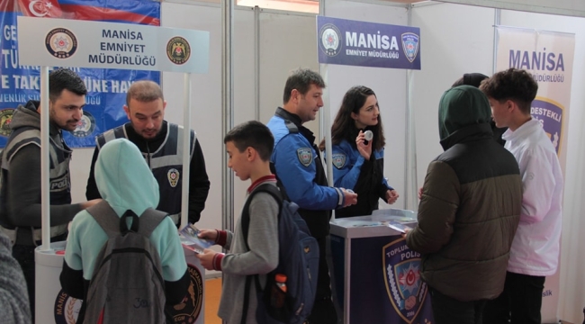 Polis kitap fuarında vatandaşları bilgilendirme stanttı açıtı