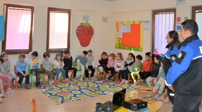 Polis öğrenci eğitim çalışmalarını sürdürüyor