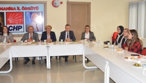 Sohbet toplantısında gazetecilik mesleği masaya yatırıldı