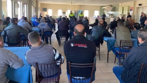 Yük taşıyan araç sürücülerine "kış tedbirleri ve trafik kuralları"anlatıldı