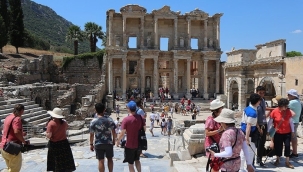 Aigai antik kente ziyaretçi akını