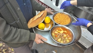 Akhisar Belediyesi'nden içleri ısıtan "sıcak bizmet"