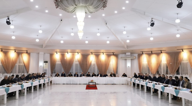 Başkan seçim öncesi delegelerle yemekte buluştu
