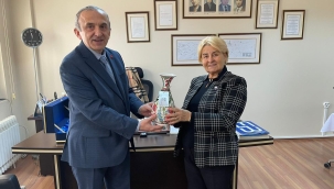 Başkan Yılmaz, iş kadını Gaye Akçen'i ziyaret etti