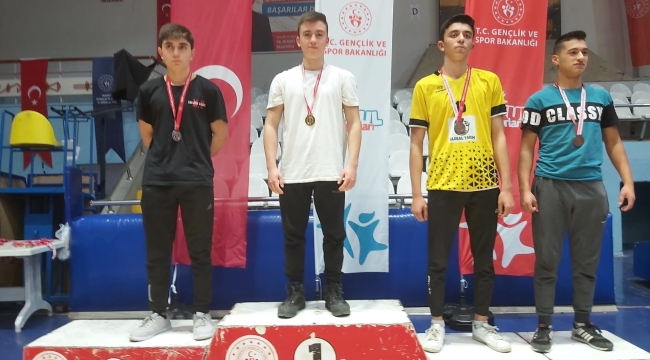 Bilekleri bükülmedi 11 madalya kazandılar