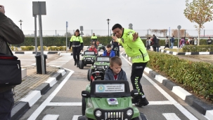 Çocuklar hem eğlendi hem öğrendi