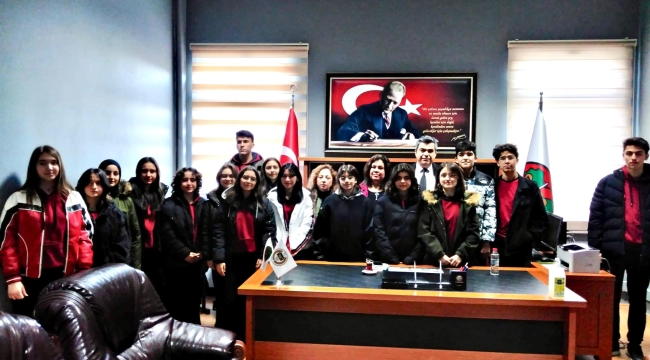 Dündar Çiloğlu Anadolu lisesi öğrencileri baroda