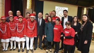 Engelliliklerin sergilediği gösteriler izleyenleri büyüledi 