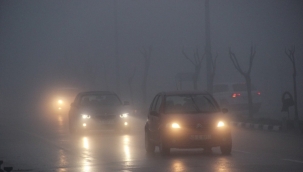 Manisa'da sis trafikte aksamalara yol açtı